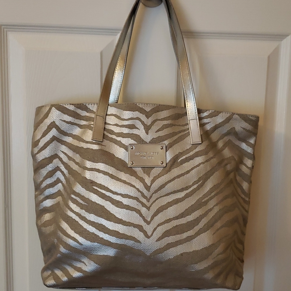 Michael kors tote